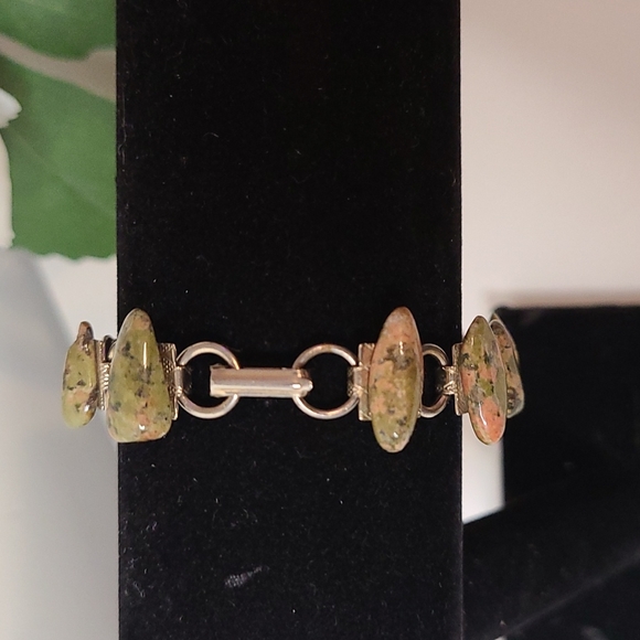 Unakite Heart Chakra Bracelet - Picture 3 of 3